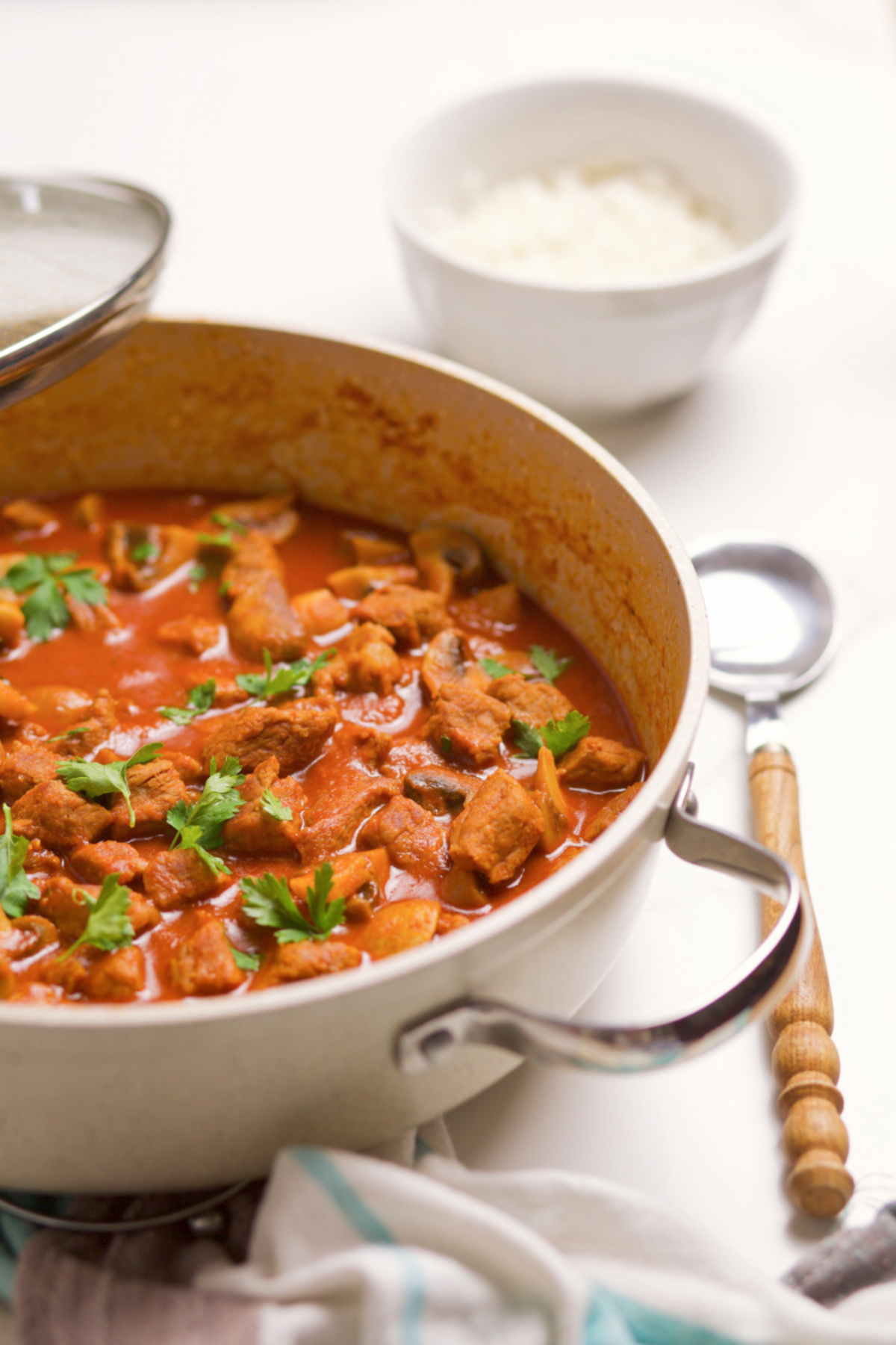 Stew in a pan, sideview. 