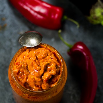 ajvar, chutney, pepper chutney, eggplant chutney, balkan spread, balkan dip ajvar, red pepper and eggplant dip, pepper dip | balkanlunchbox.com