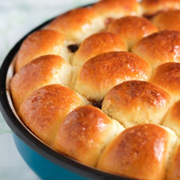 Thick and plump marmalade rolls.