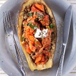 Slijedi jedan jednostavan recept za pečeni punjeni patlidžan, drugi iz serije punjenog povrća.