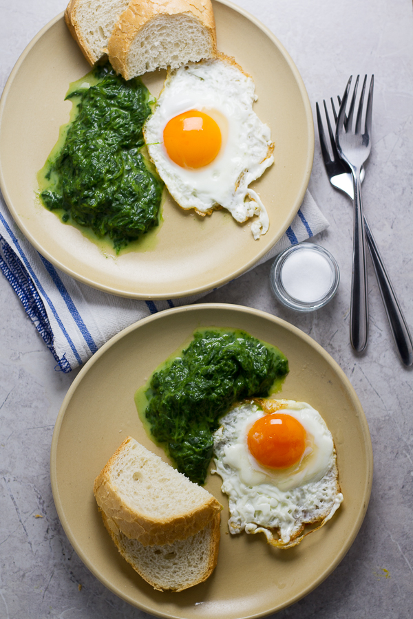 Sautéed spinach, a sophisticated way to eat more greens. This velvety side dish requires minimal preparation is ready in 25 minutes.