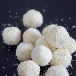 Jednostavne rafaelo kuglice od kokosa. Bolje od originalnih!