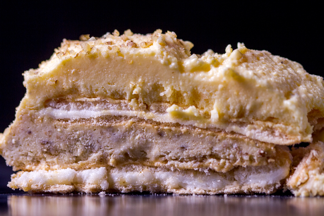 meringue cake, cream cake, meringue cream cake, pavlova, pavlova cake, meringue cream cake | balkanlunchbox.com