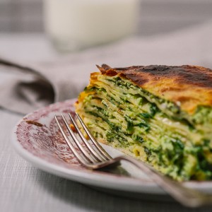 savory crepes, crepes filled with spinach and cheese | balkanlunchbox.com